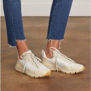 Veja Dekkan Sneakers